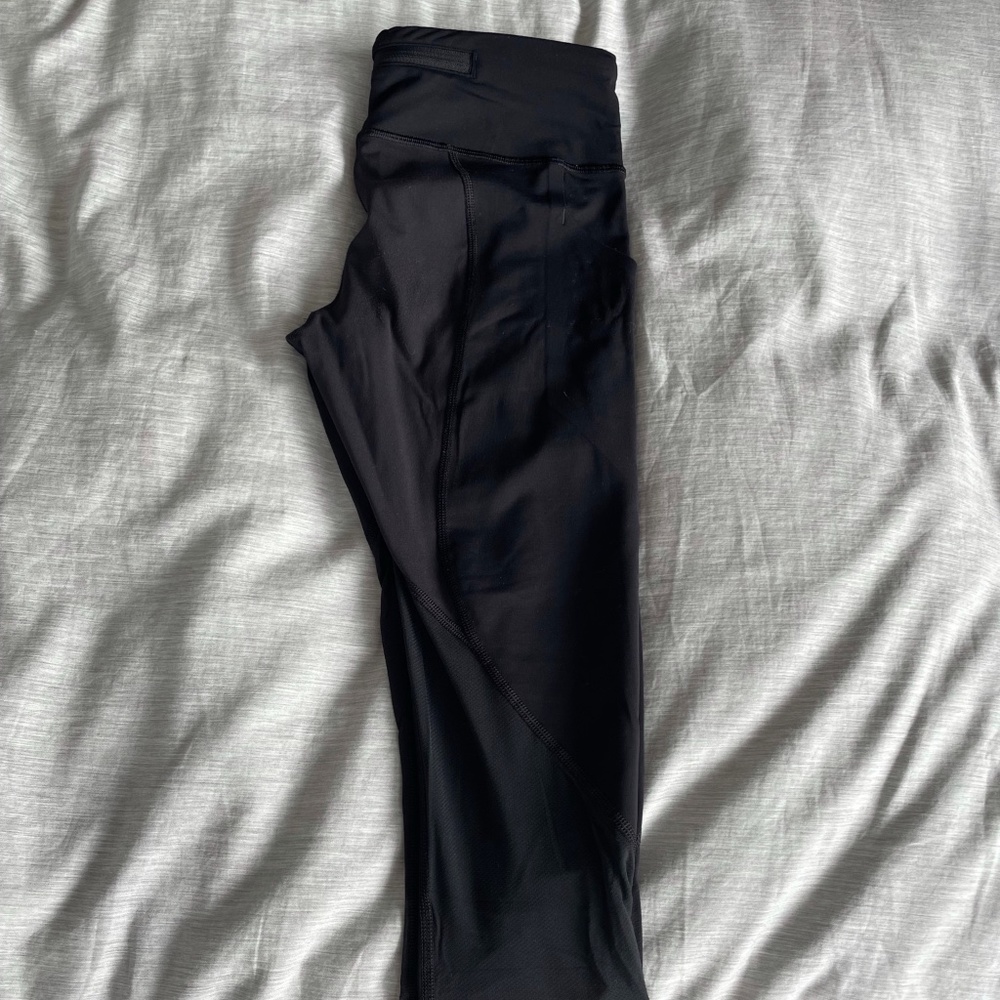 Lululemon Speed Up Crop (21") Black Size 4